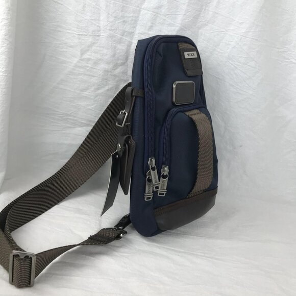 TUMI SLING BAG In blue - Picture 2 of 8